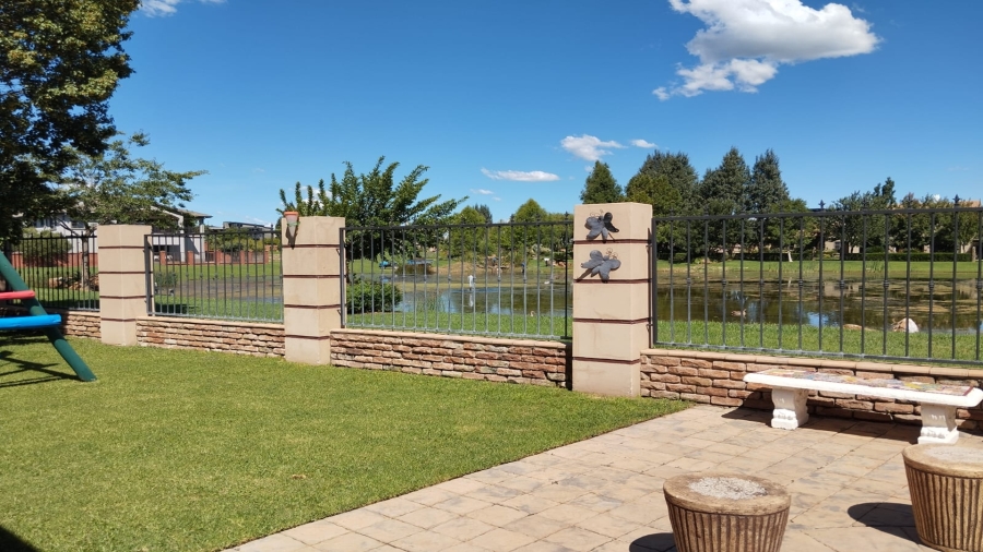 3 Bedroom Property for Sale in Van Der Hoff Park North West